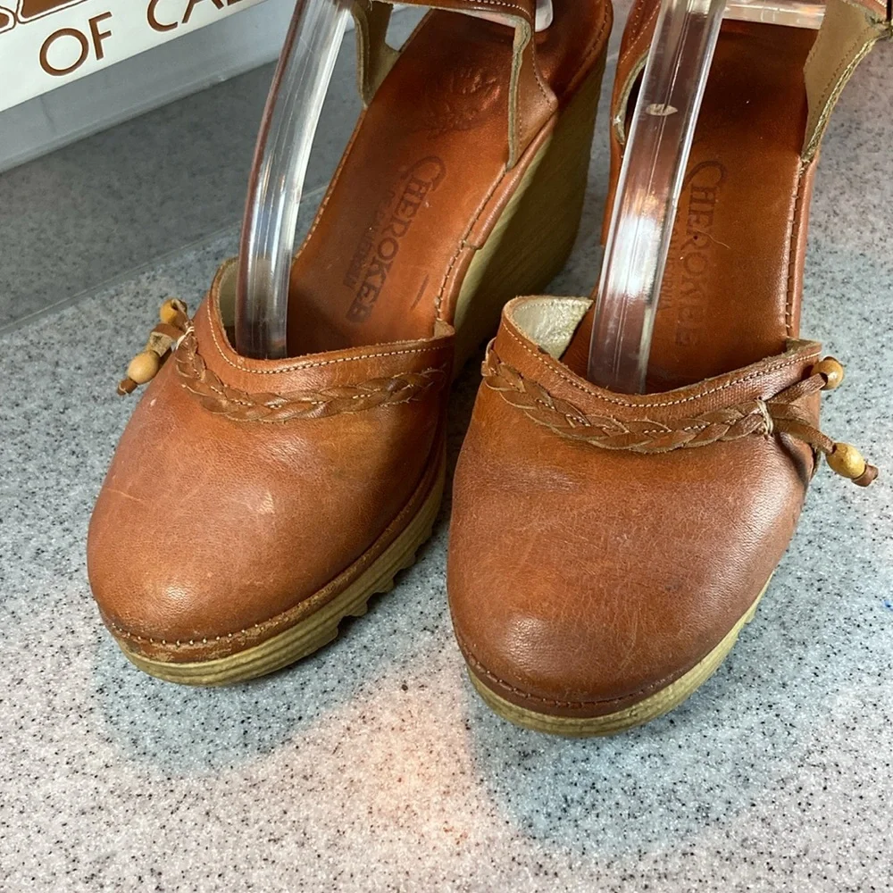 Vintage 80’s Cherokee‎ wedge heels. Cognac leather size 5 original box